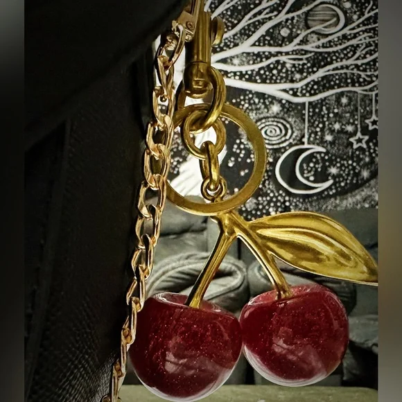 Vintage Furla soho Shoulder Bag Black Leather with Gold Accents new without tags - Picture 14 of 17